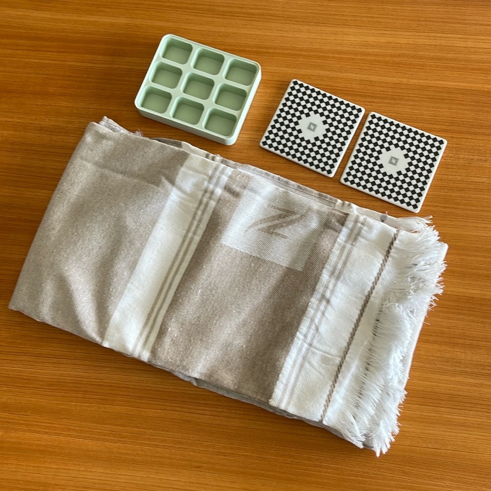 Nespresso Ice Cube Tray, Upcycled Beach Towel, 2 Porcelain Tiles